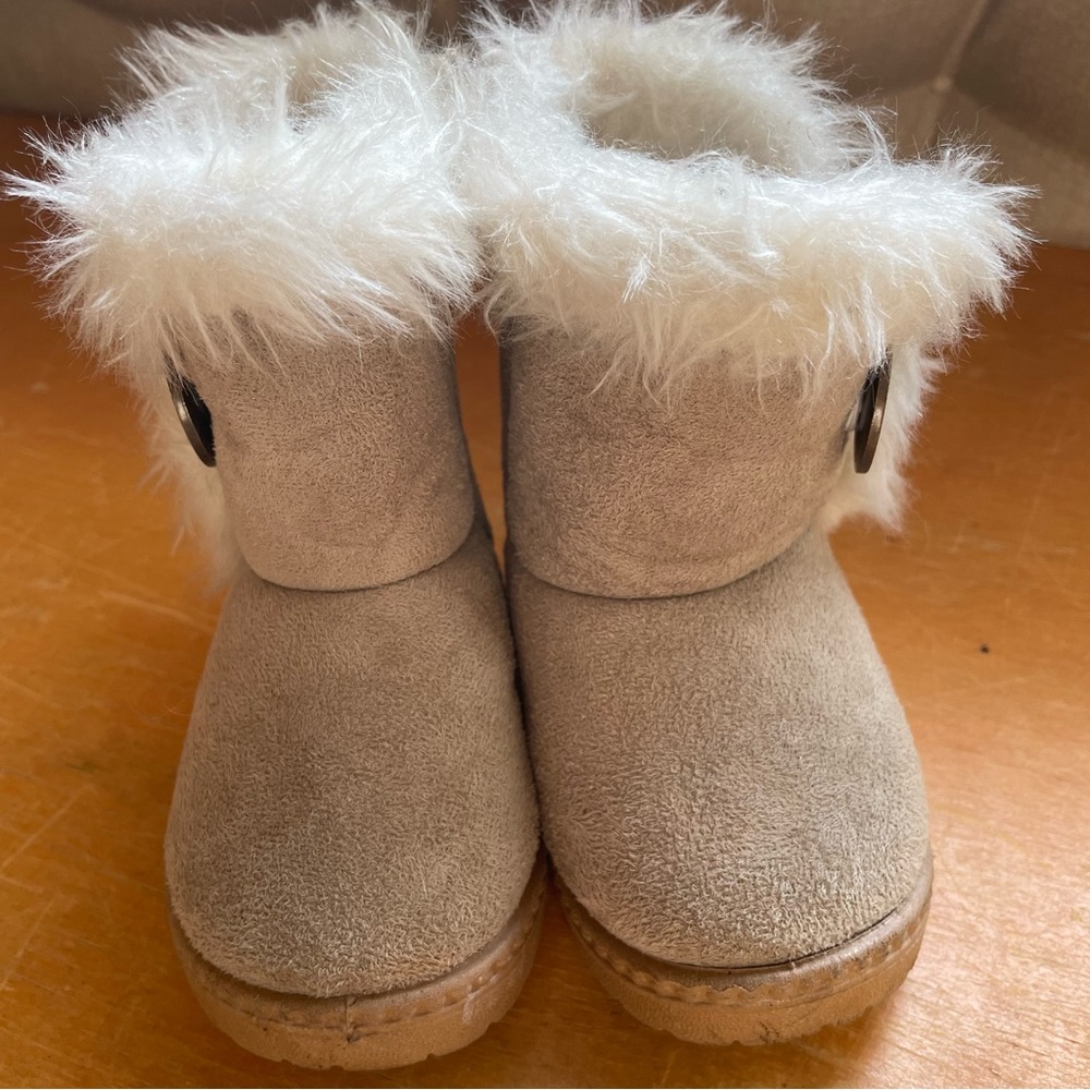 China Buttons City Vegan Boots